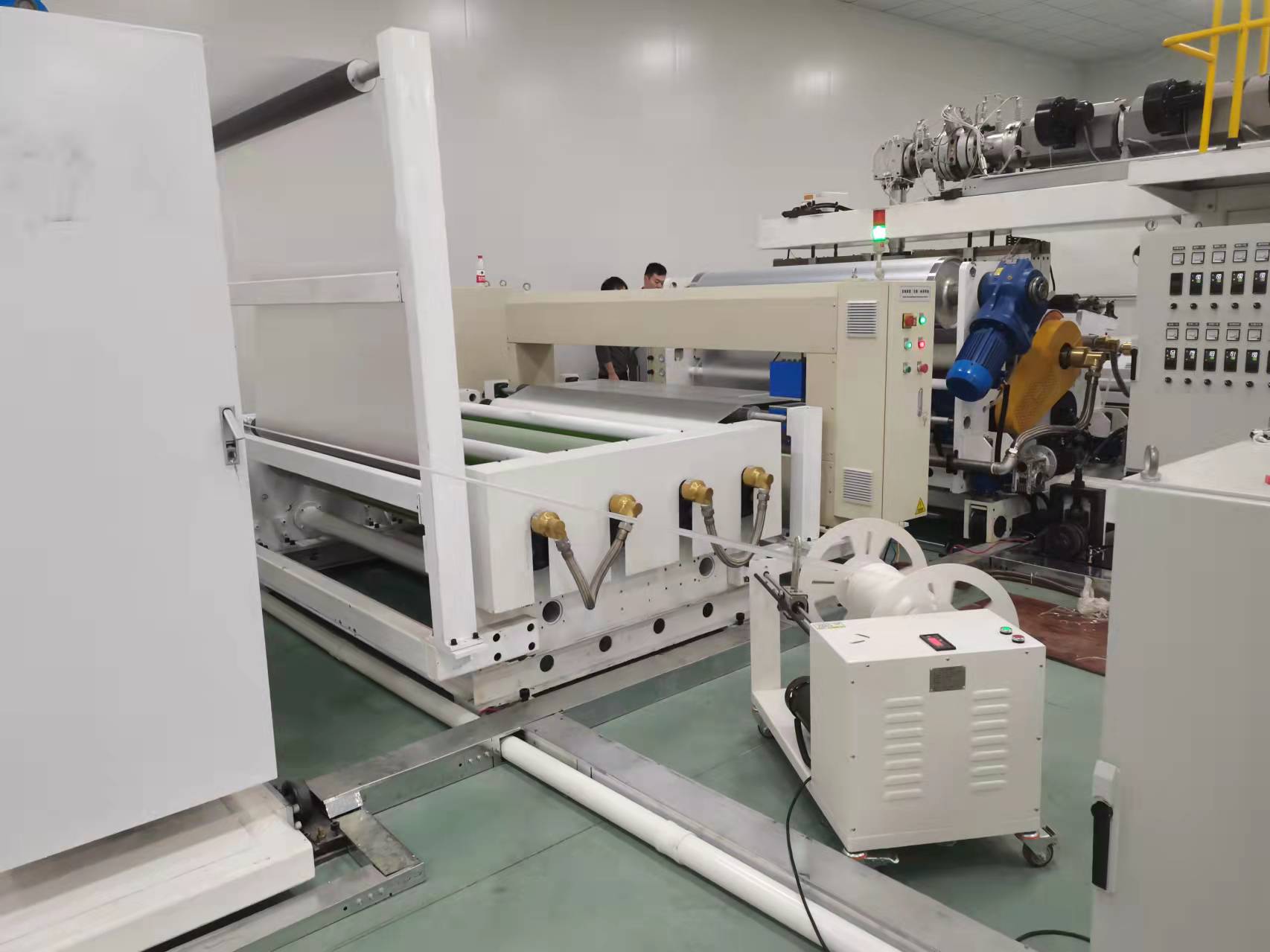 �͑����a�F��-TPU��Ĥ����һ�w�C